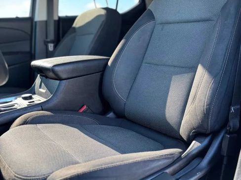 Used 2019 Chevrolet Traverse LS AWD/4WD image 18