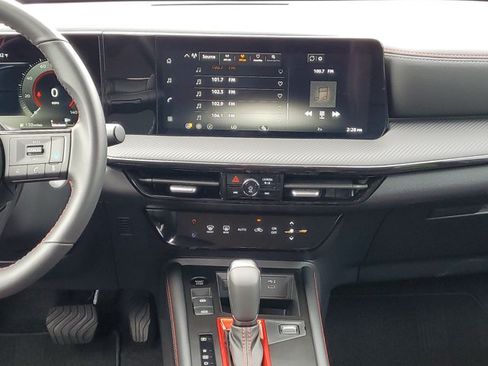 Certified 2026 Nissan Kicks SR FWD image 21