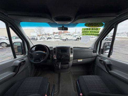 Used 2016 Freightliner Sprinter 2500 RWD image 13