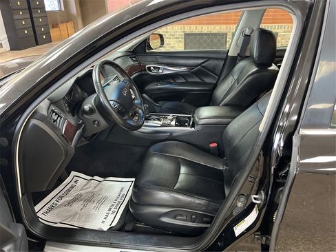 Used 2015 INFINITI Q70 L 3.7 image 9
