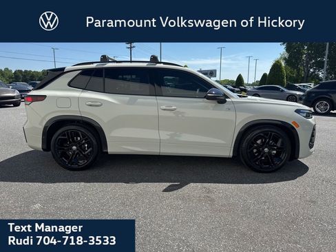 New 2026 Volkswagen Tiguan SE R-Line FWD image 9