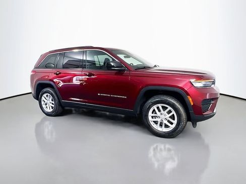 Used 2025 Jeep Grand Cherokee Laredo X w/ Luxury Tech Group I RWD image 25