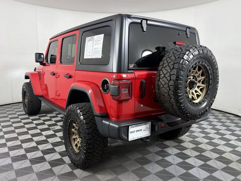Used 2018 Jeep Wrangler Unlimited Sahara AWD/4WD image 4