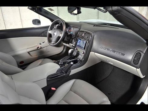 Used 2010 Chevrolet Corvette Convertible w/ Preferred Equipment Group RWD image 20