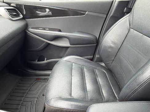 Used 2019 Kia Sorento EX FWD image 12