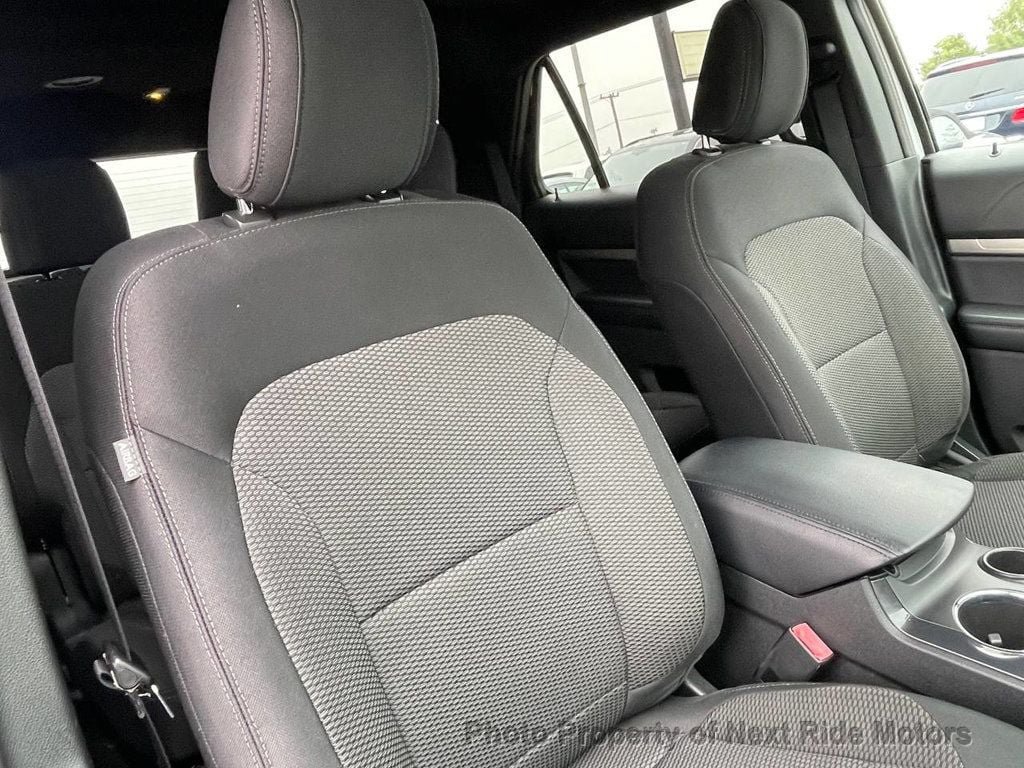 Used 2018 Ford Explorer XLT FWD image 10