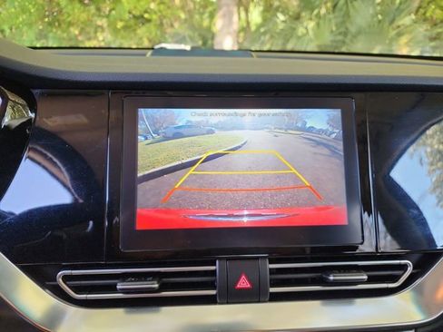 Used 2020 Kia Niro EX image 18