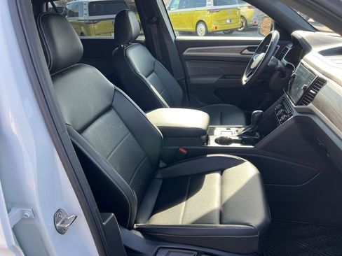 Used 2022 Volkswagen Atlas Cross Sport SE image 23