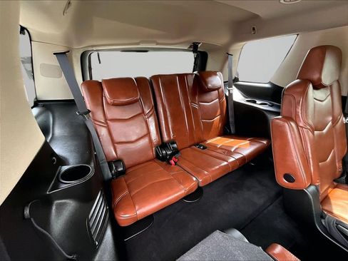 Used 2018 Cadillac Escalade Premium Luxury AWD/4WD image 29