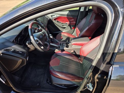 Used 2013 Ford Focus SE FWD image 10