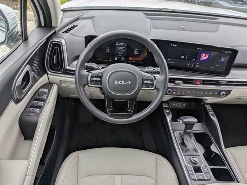 Used 2025 Kia Sorento S w/ Panoramic Sunroof Package FWD image 15
