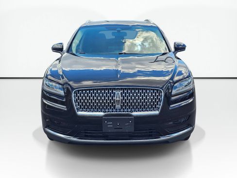 Used 2022 Lincoln Nautilus AWD w/ Premium Package image 2