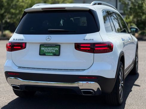 Used 2025 Mercedes-Benz GLB 250 4MATIC image 5