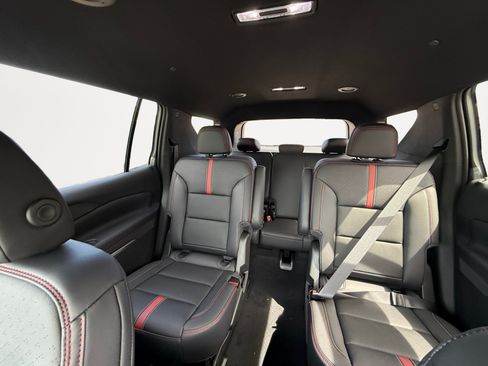 New 2026 Chevrolet Traverse RS AWD/4WD image 12