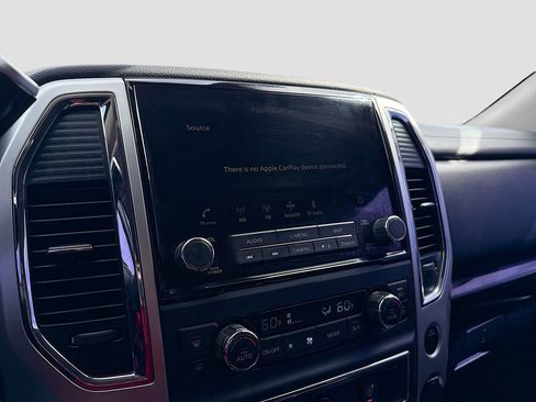 Used 2021 Nissan Titan SV w/ SV Convenience Package image 14