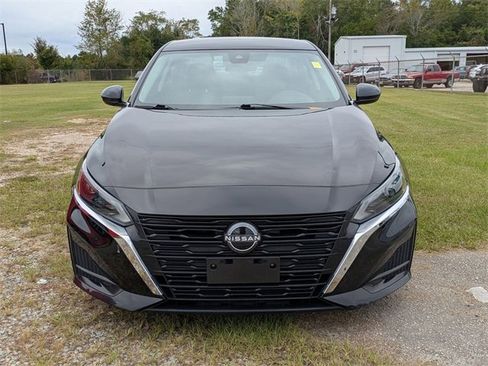 Used 2023 Nissan Altima 2.5 SV image 2