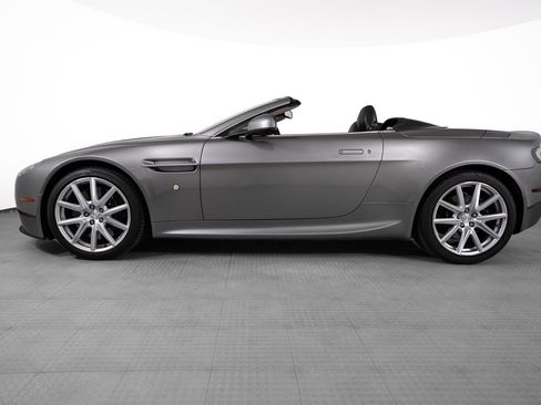 Used 2012 Aston Martin V8 Vantage Roadster RWD image 2