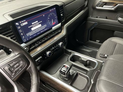Certified 2024 GMC Sierra 1500 Elevation w/ LPO, Elevation Black Package AWD/4WD image 18