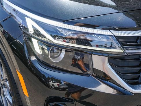 Certified 2024 Kia Seltos S FWD image 11