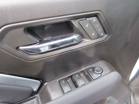 Used 2025 Chevrolet Colorado Z71 w/ Technology Package image 11