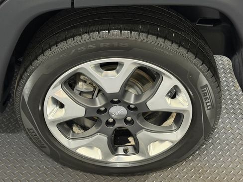 Used 2018 Jeep Compass Limited AWD/4WD image 19