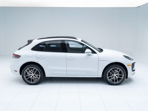 Certified 2026 Porsche Macan AWD/4WD image 8