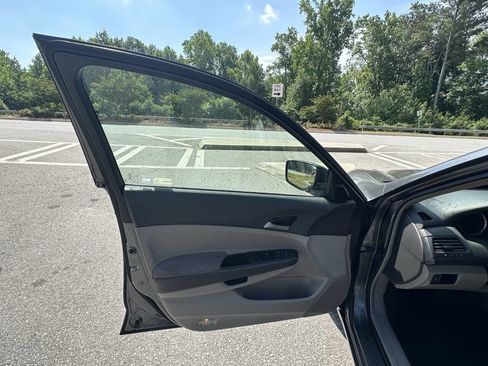 Used 2009 Honda Accord LX image 9