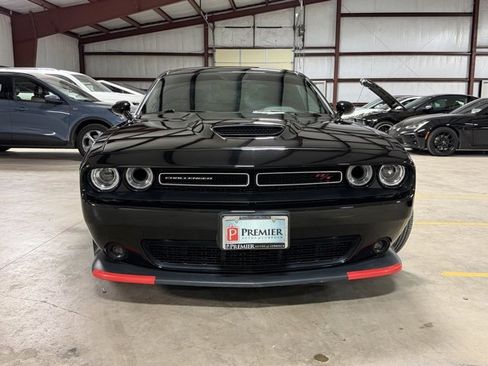 Used 2019 Dodge Challenger R/T image 2