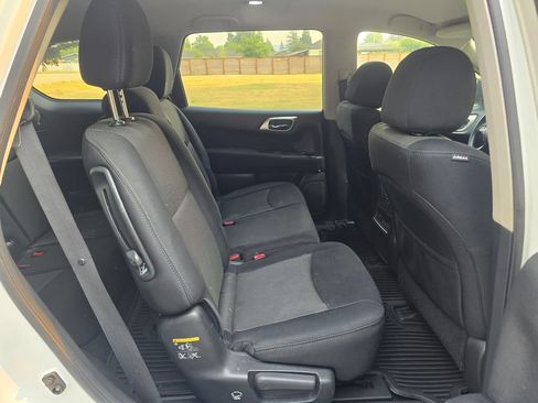 Used 2017 Nissan Pathfinder S AWD/4WD image 16