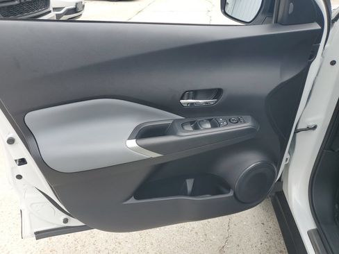 Used 2024 Nissan Kicks SR w/ SR Premium Package FWD image 27