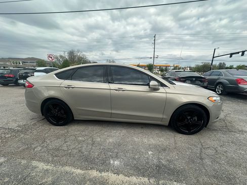 Used 2016 Ford Fusion SE w/ Equipment Group 201A image 7