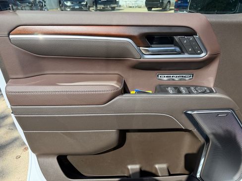 New 2026 GMC Sierra 1500 Denali w/ Technology Package AWD/4WD image 9