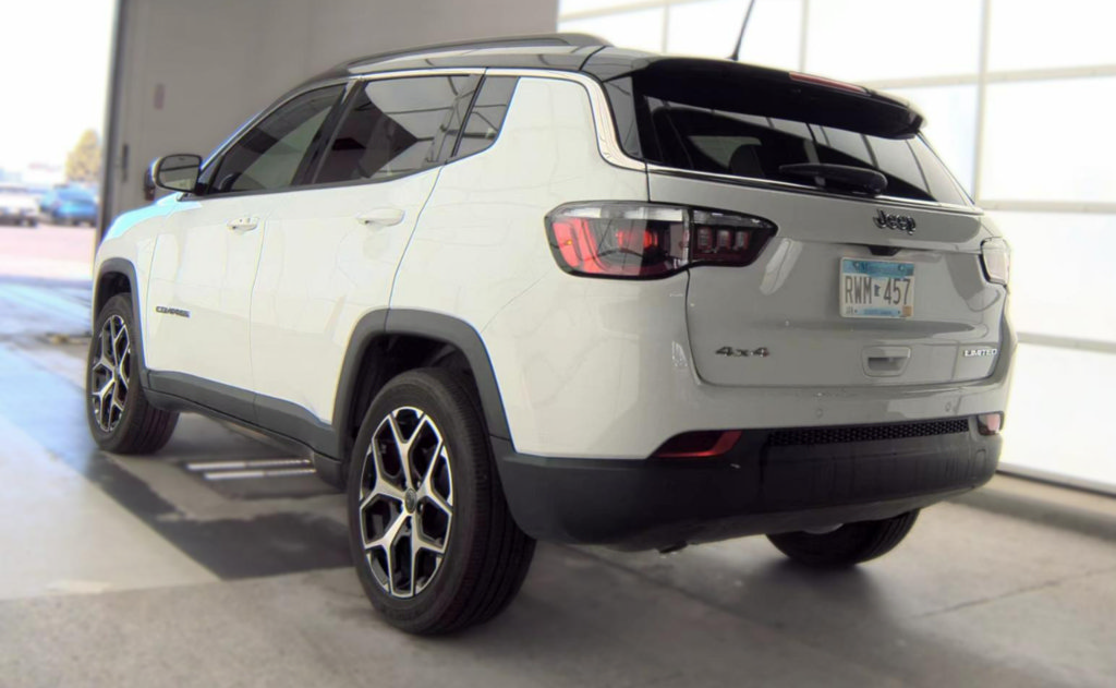 Used 2025 Jeep Compass Limited AWD/4WD image 8