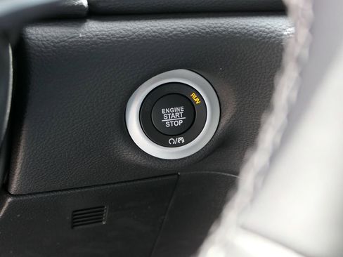 New 2026 Chrysler Pacifica Select FWD image 14