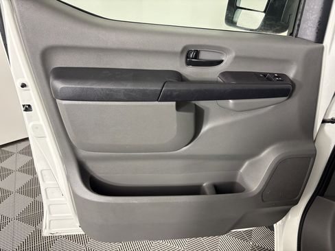 Used 2018 Nissan NV 3500 S image 11
