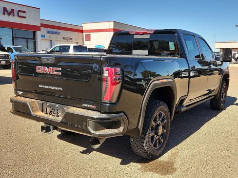 Used 2024 GMC Sierra 2500 AT4 w/ AT4 Premium Plus Package image 4