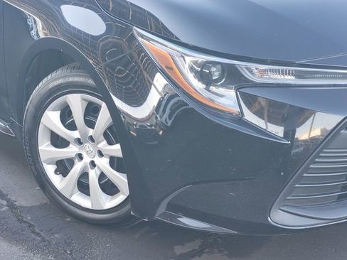 Used 2024 Toyota Corolla LE image 3