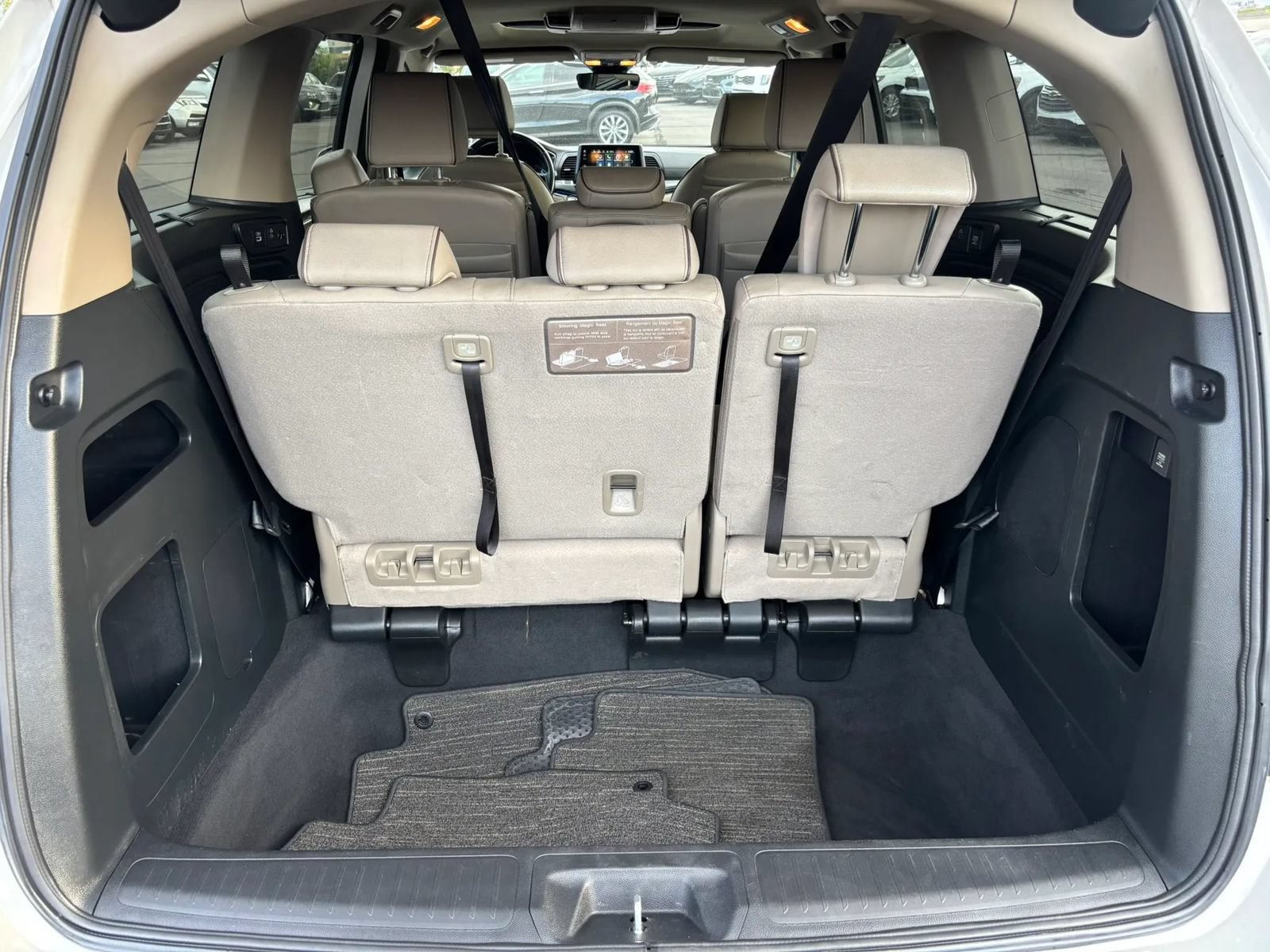 Used 2023 Honda Odyssey Elite image 17