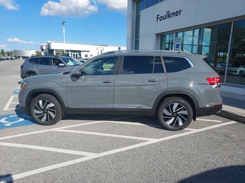 New 2026 Volkswagen Atlas SEL image 8