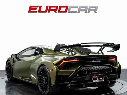 Used 2022 Lamborghini Huracan STO image 3