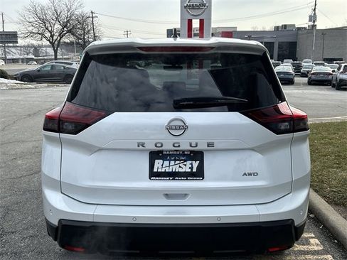 Certified 2025 Nissan Rogue S image 15