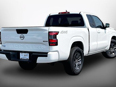 Certified 2025 Nissan Frontier SV AWD/4WD image 12