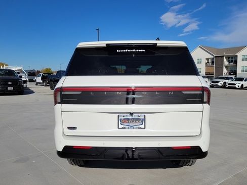 New 2025 Lincoln Navigator Reserve image 11