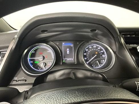 Used 2020 Toyota Camry LE FWD image 17