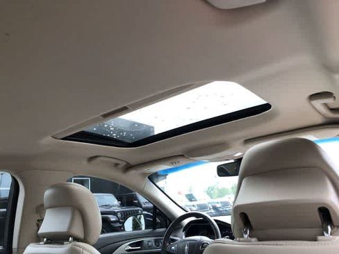 Used 2019 Lincoln MKZ Reserve FWD image 20