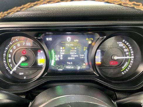 Used 2024 Jeep Wrangler Unlimited w/ Convenience Group image 22