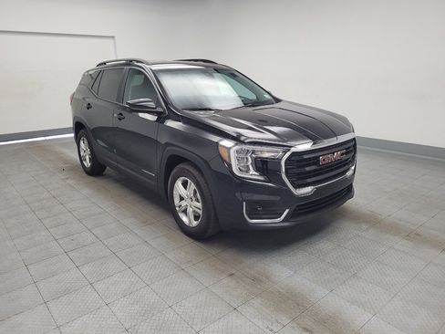 Used 2024 GMC Terrain SLE w/ Driver Convenience Package FWD image 13