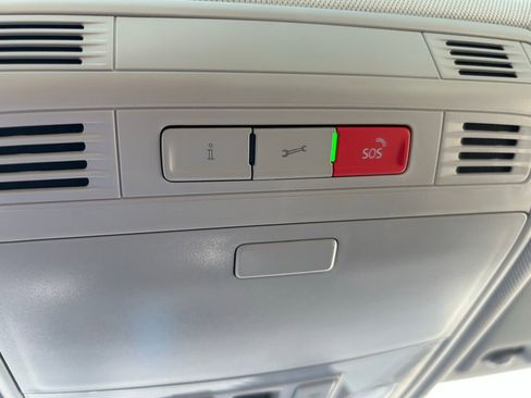 Used 2025 Volkswagen Jetta SE w/ Sunroof Package image 52