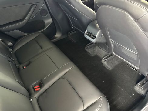 Used 2022 Tesla Model Y Performance AWD/4WD image 33