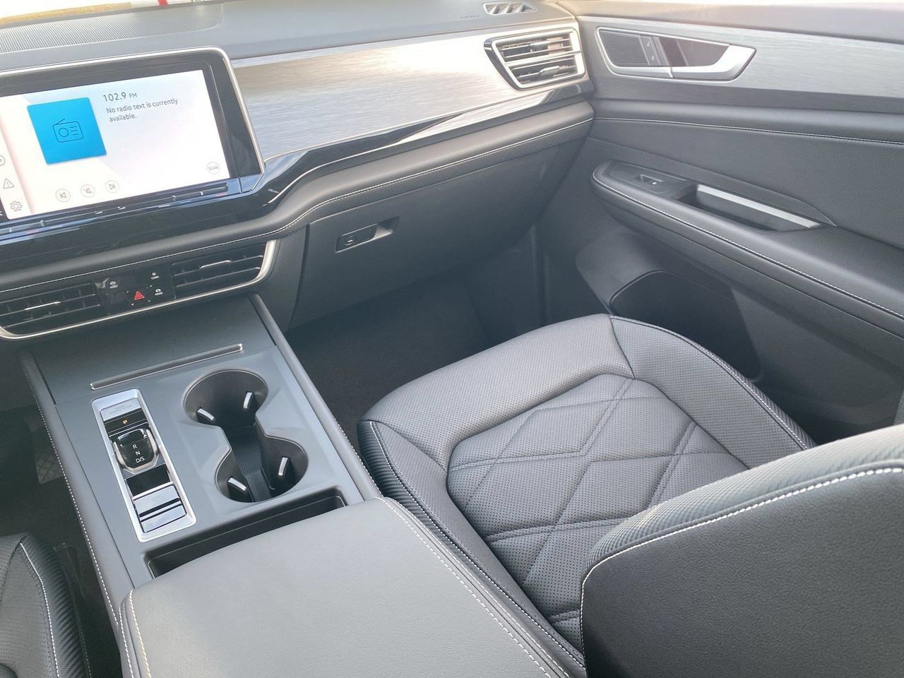 New 2026 Volkswagen Atlas Cross Sport SE FWD image 12